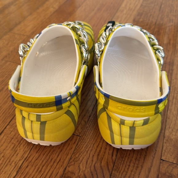 Clueless Cher crocs with extra jibbitz womens 10 worn once - Picture 6 of 6